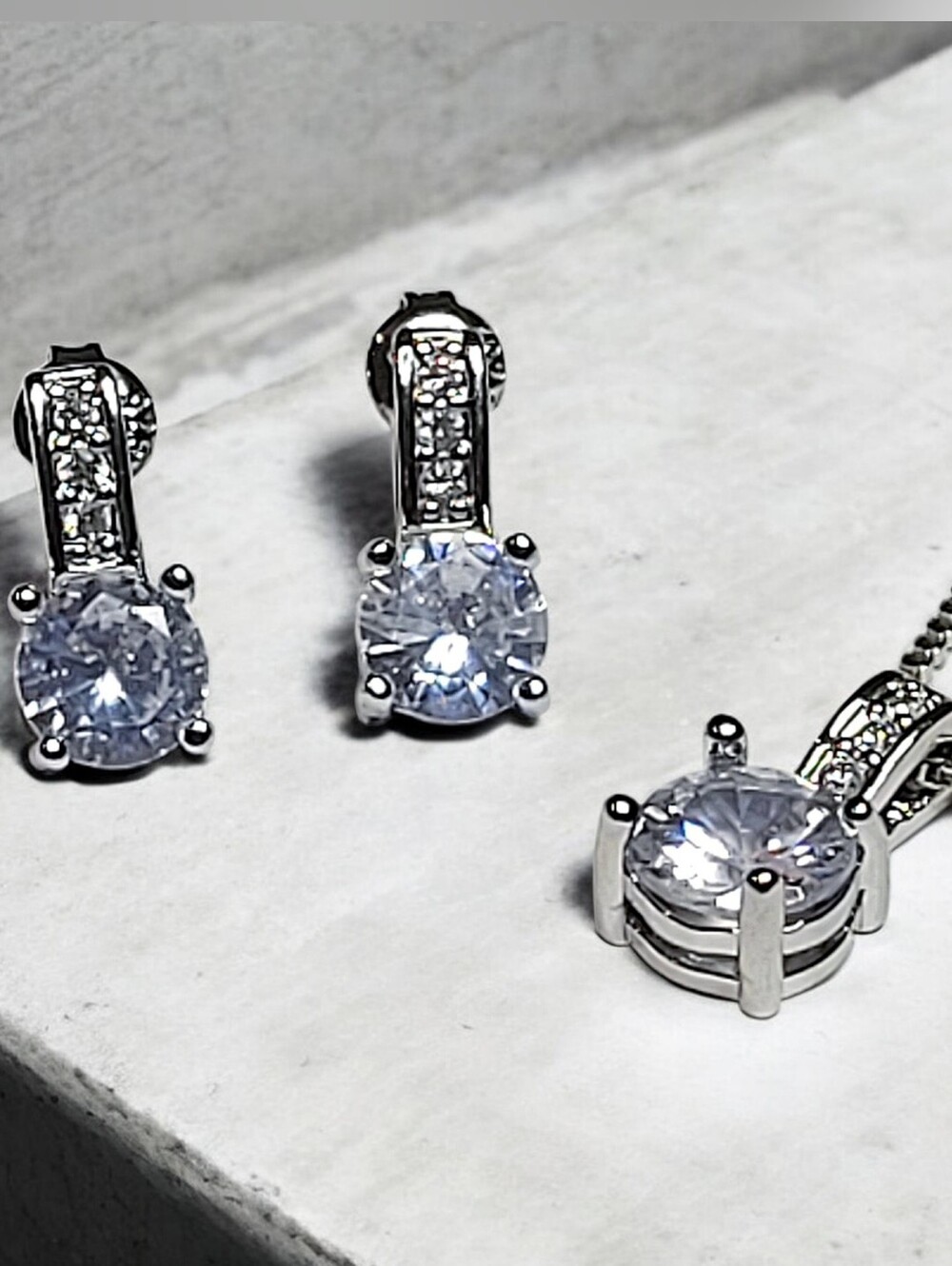 925 Sterling Silver Classic 4 Claw CZ Crystal Pendant Necklace & Earrings Set
